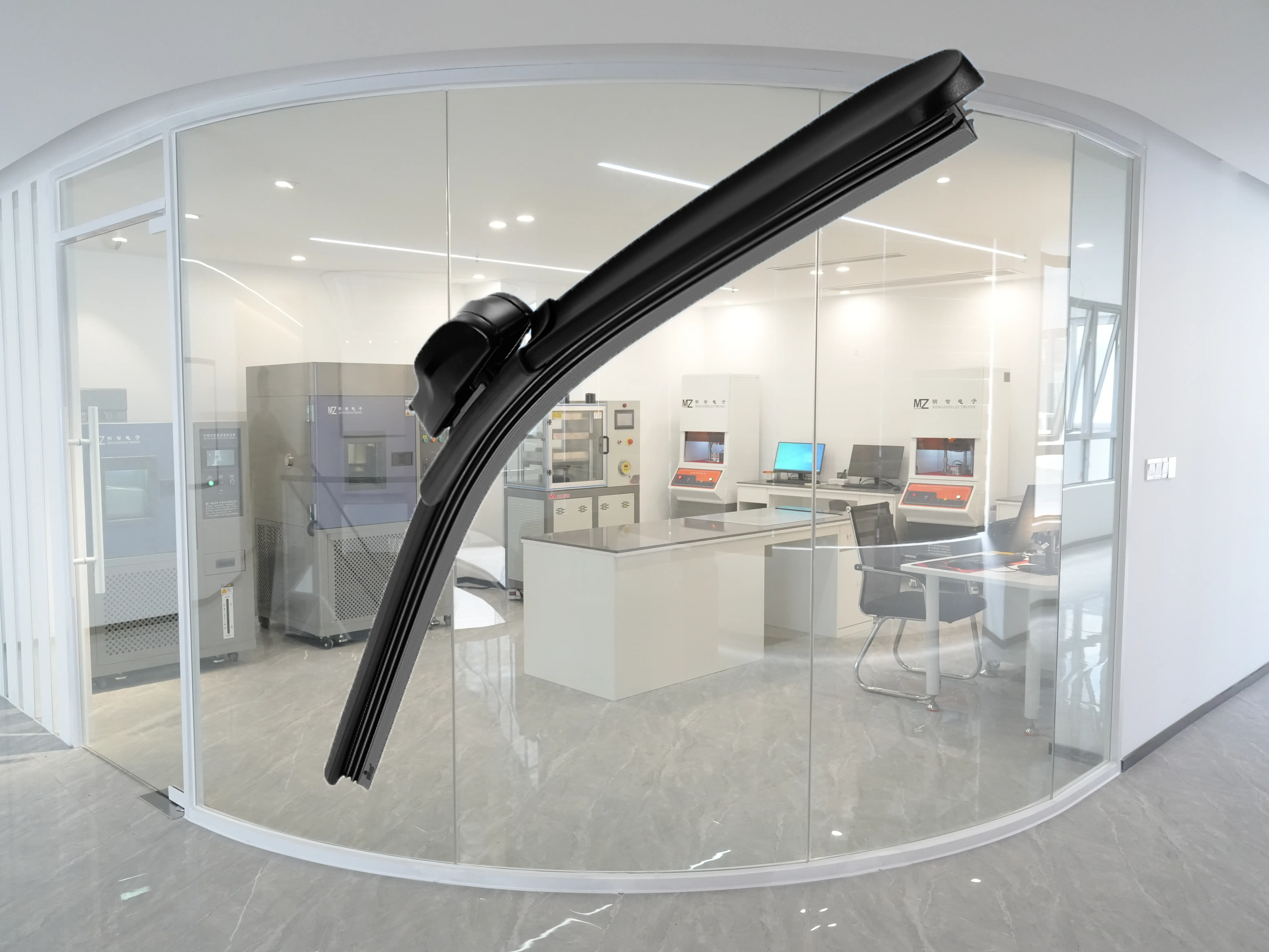 В чем секрет по-настоящему всепогодных стеклоочистителей, выпускаемых заводом?